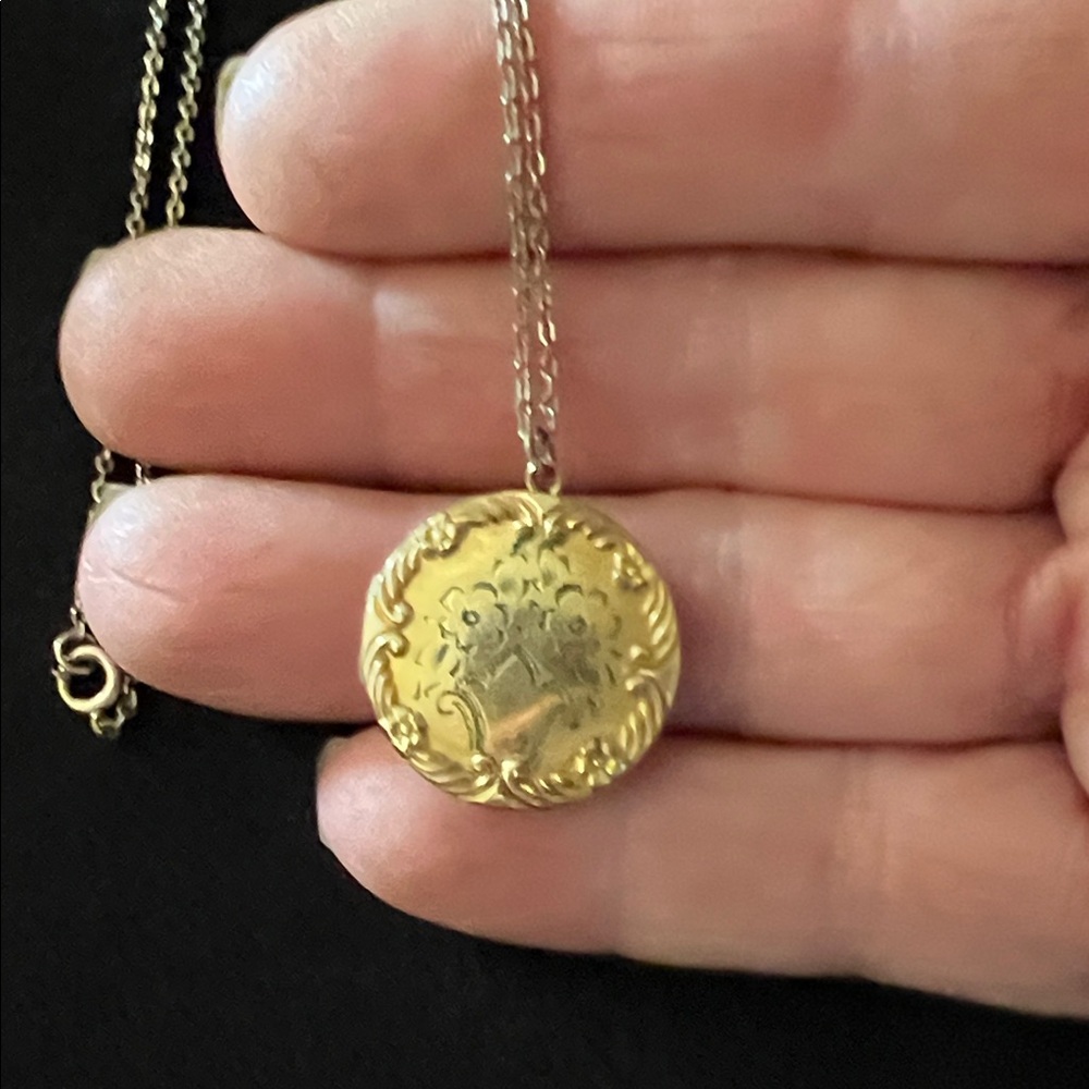 Antique 12k Gold filled locket & necklace 20”